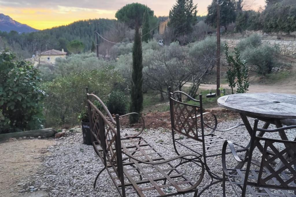 Villa Cigalons En Pleine Pinede Avec Piscine Chauffee De Mai A Septembre Auriol Exteriör bild