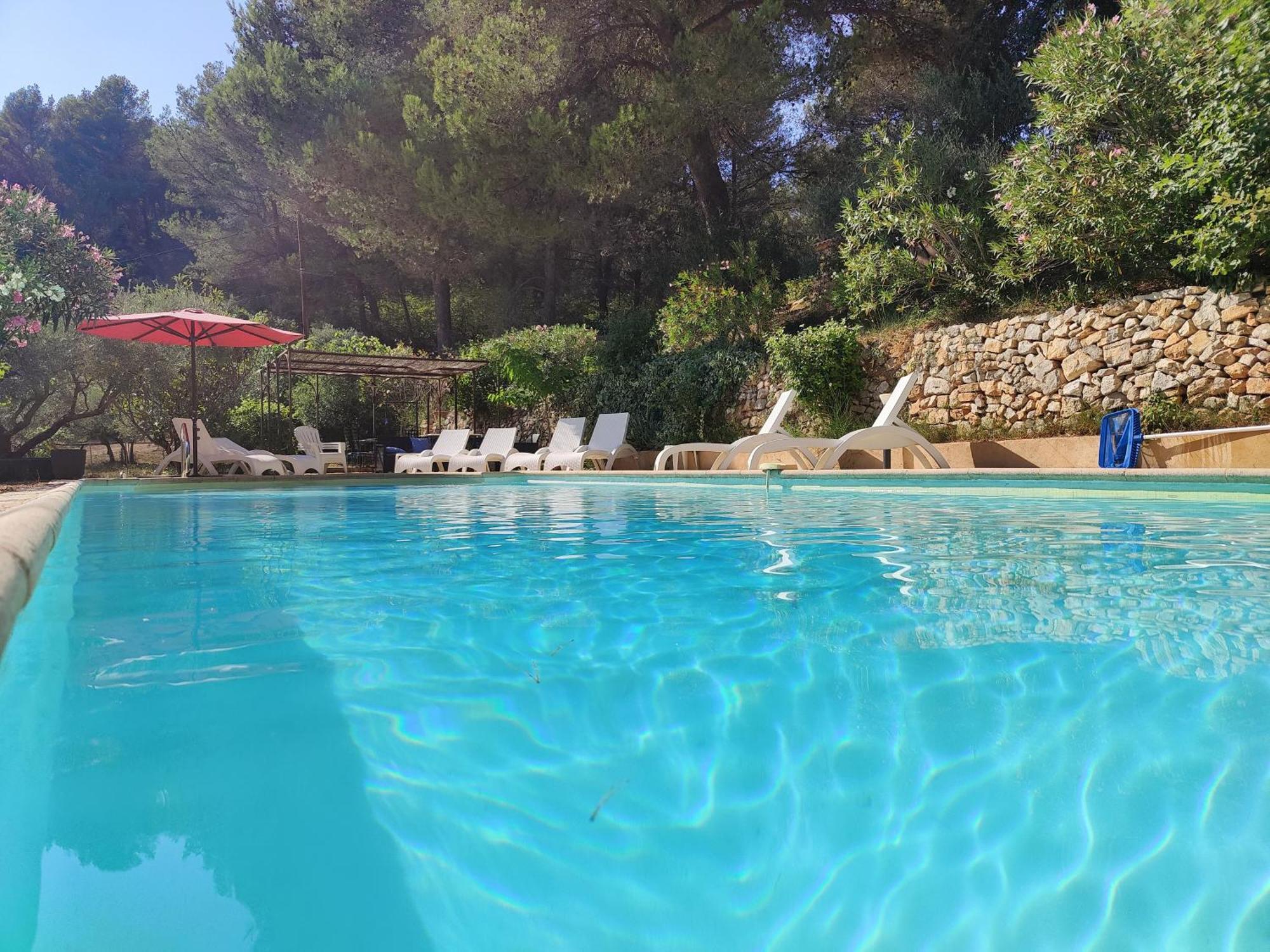Villa Cigalons En Pleine Pinede Avec Piscine Chauffee De Mai A Septembre Auriol Exteriör bild