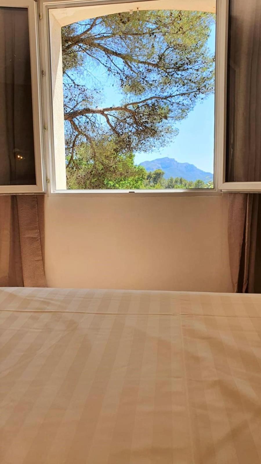 Villa Cigalons En Pleine Pinede Avec Piscine Chauffee De Mai A Septembre Auriol Exteriör bild